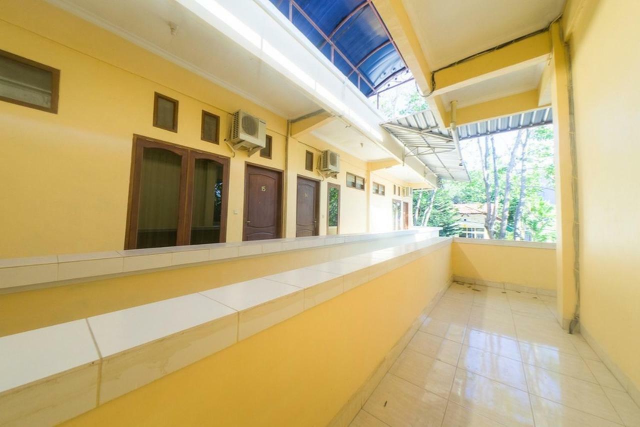 Reddoorz Near Nusa Cendana University Купанг Екстериор снимка